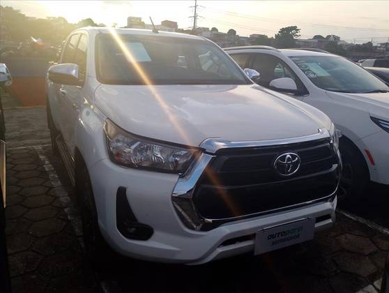 TOYOTA HILUX 2.8 D-4D TURBO DIESEL CD SRX 4X4 AUTOMÁTICO